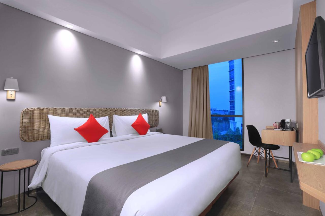 Neo Hotel Puri Indah Джакарта Екстериор снимка
