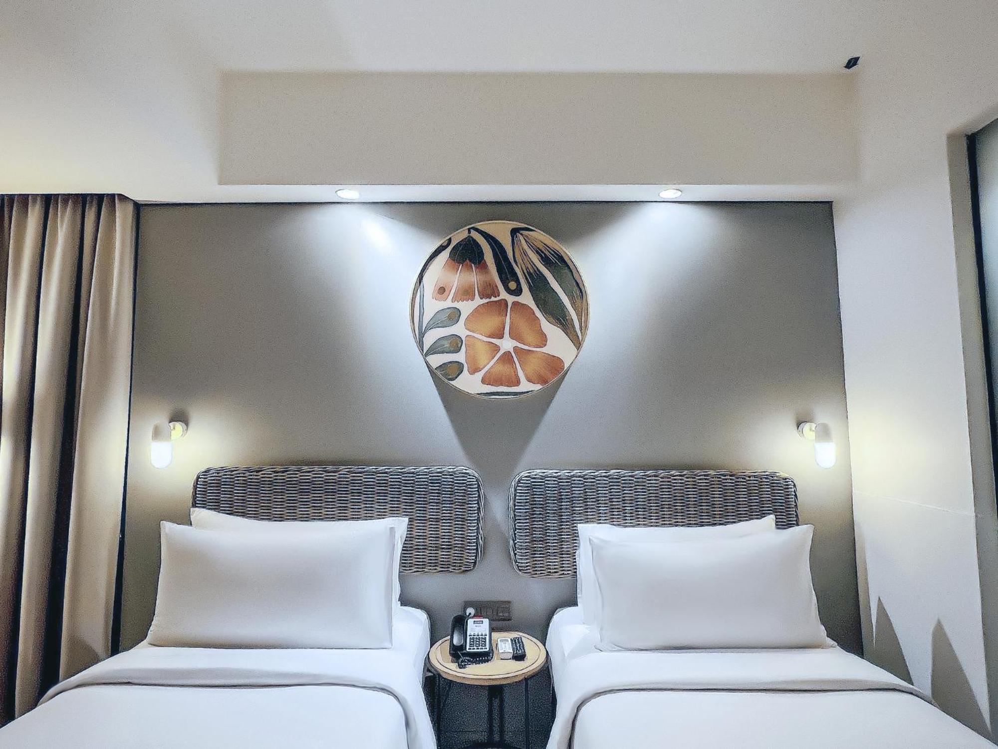 Neo Hotel Puri Indah Джакарта Екстериор снимка